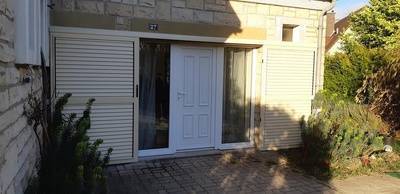 porte d'entré blanche