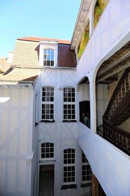 grande fenêtre blanche